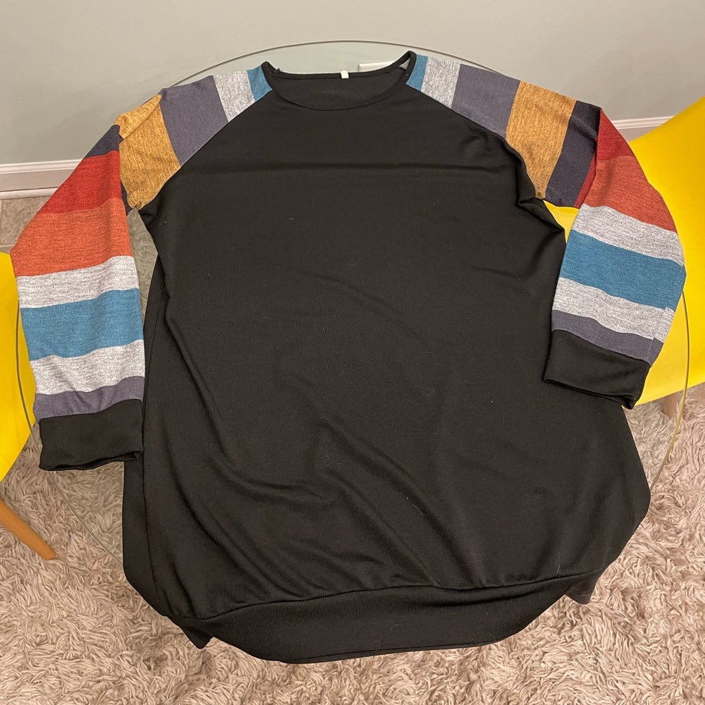 Cute striped sleeve sweater! 3X. Black and winter colors!